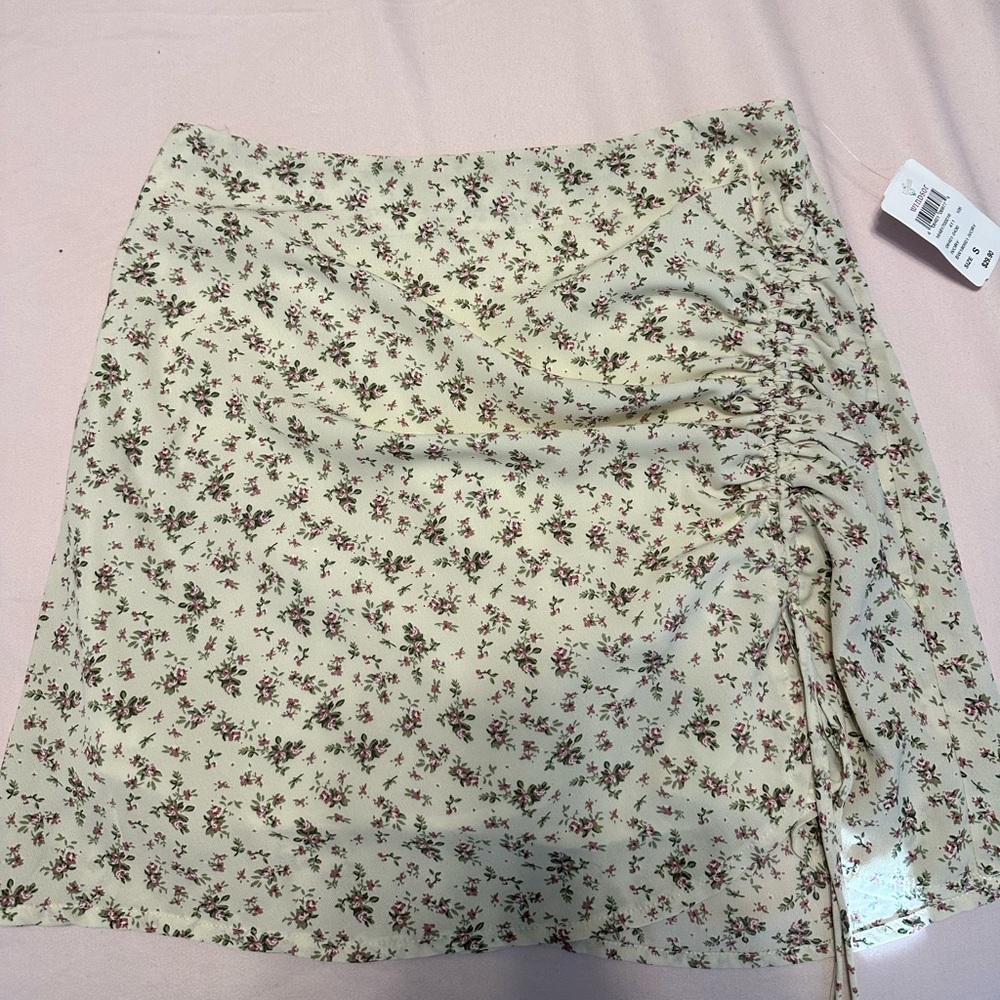 BNWT floral mini skirt